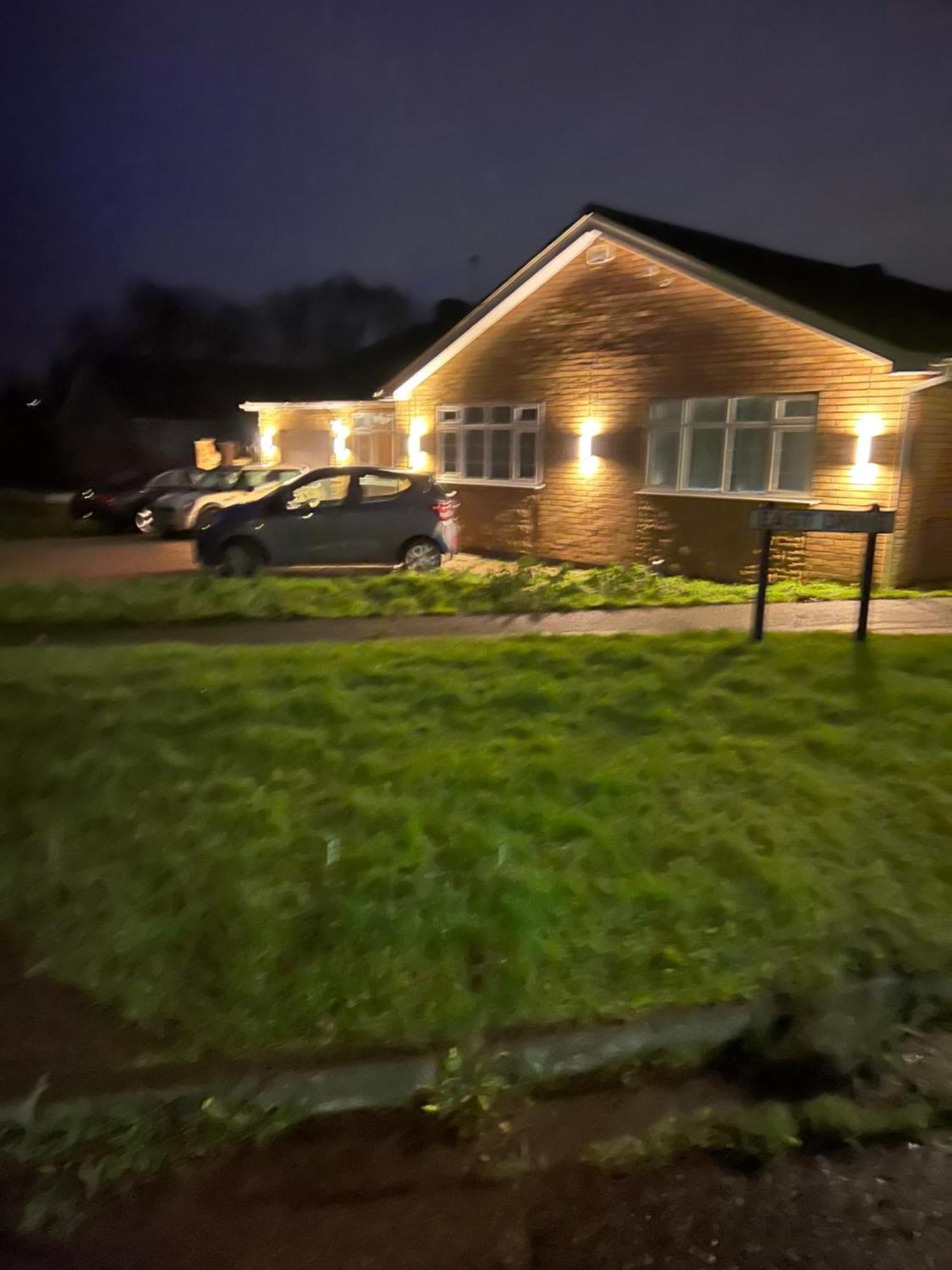 Double Room At The Bungalow With Shared Shower Room Kettering Exterior foto